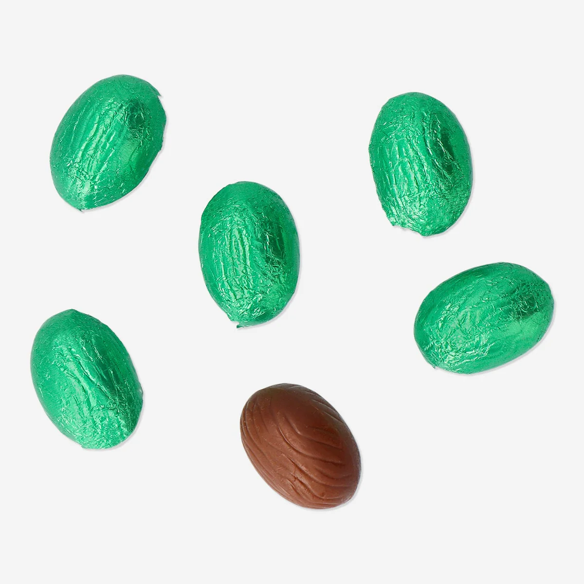 Green milk chocolate eggs in net with hazelnut cream and cereal - Image 3