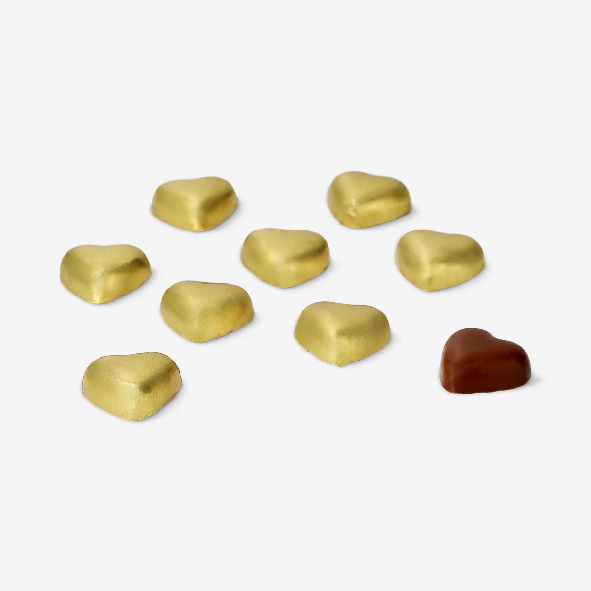 Milk chocolate hearts in net with strawberry filling - Image 3