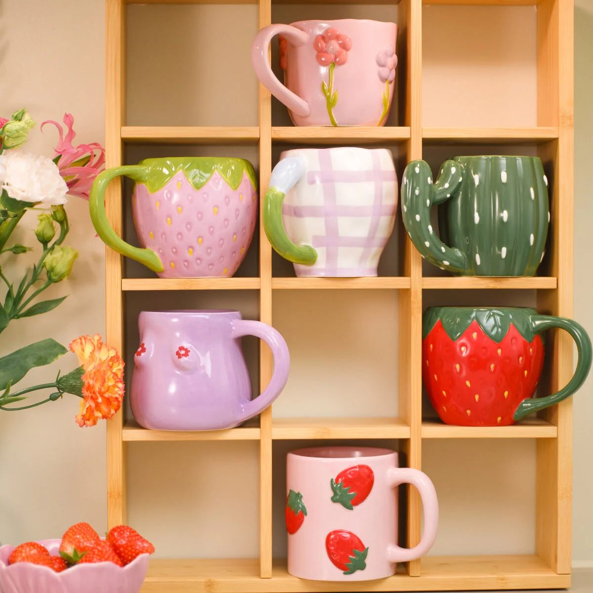 Mug with embossed strawberries - 400 ml - Image 3